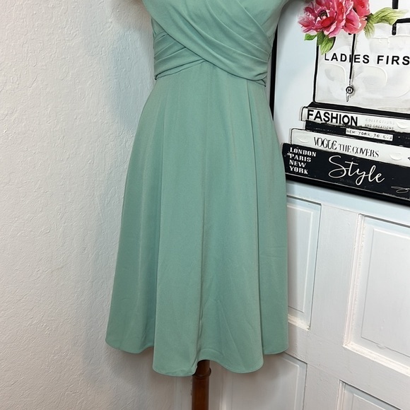 Gal Meets Glam Seraphina Mint Green Midi Dress Size 2P - Picture 5 of 8